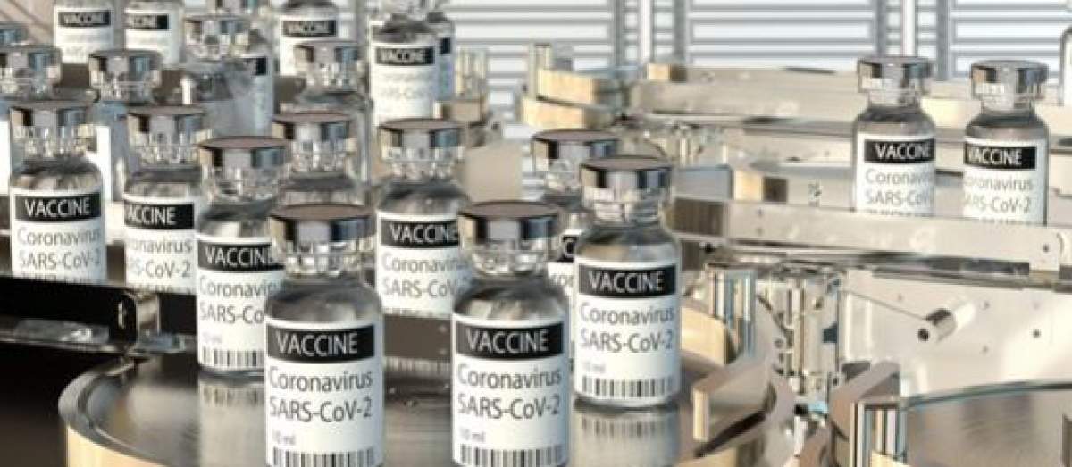 Doze de vaccin anti-COVID-19 scoase pe bandă rulantă