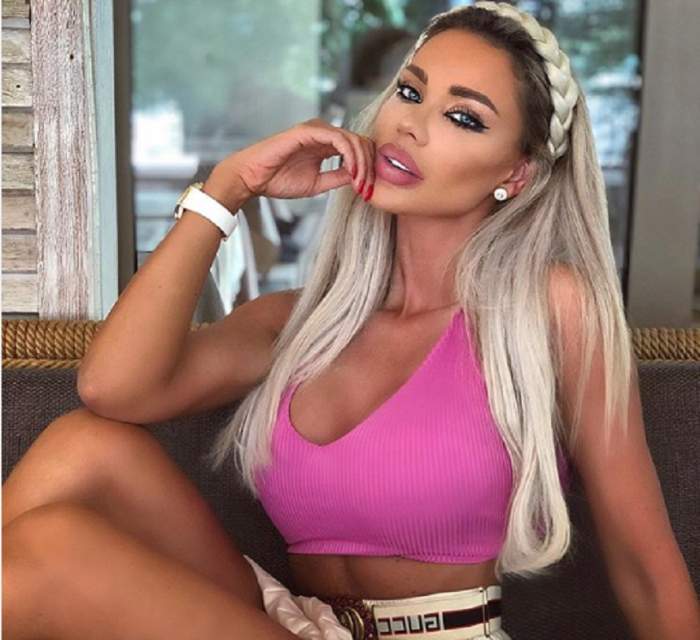 Bianca Drăgușanu zâmbește