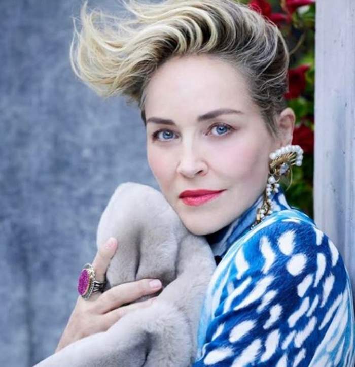 Sharon Stone poarta parul coafat si scurt