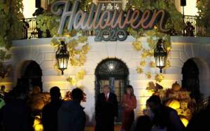 Petrecere în plină pandemie la Casa Albă. Donald Trump și Melania Trump nu au purtat mască/ FOTO