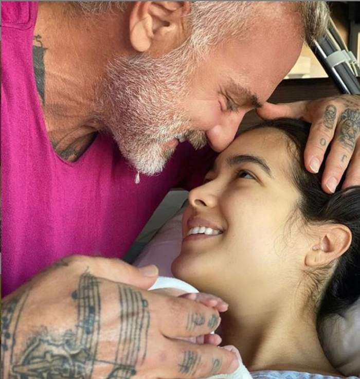 Gianluca Vacchi si Sharon sunt la spital, cu fetita lor