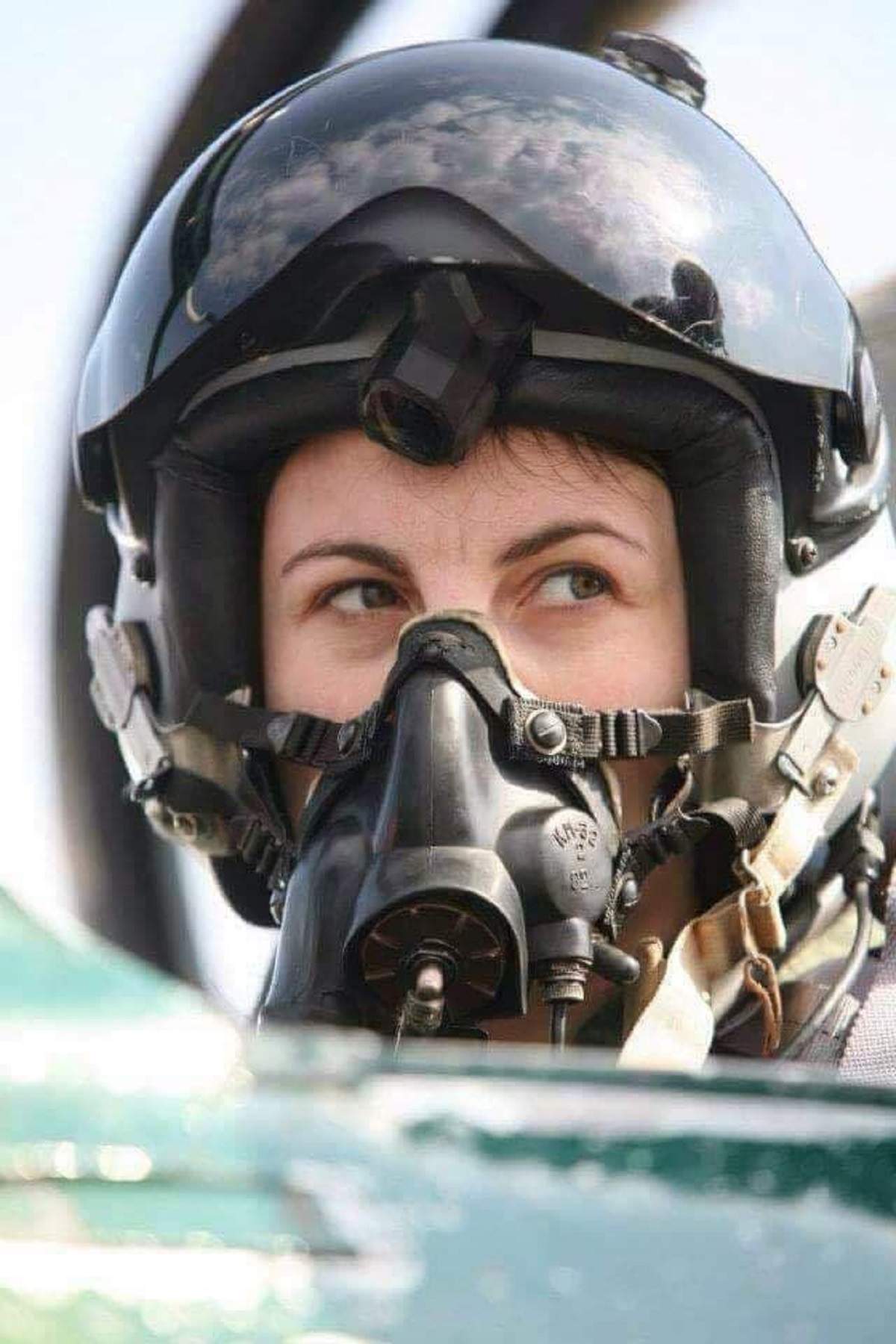 Premieră în NATO! O româncă  devine prima femeie pilot comandant de aviație din Grupul de Transport Aerian Strategic