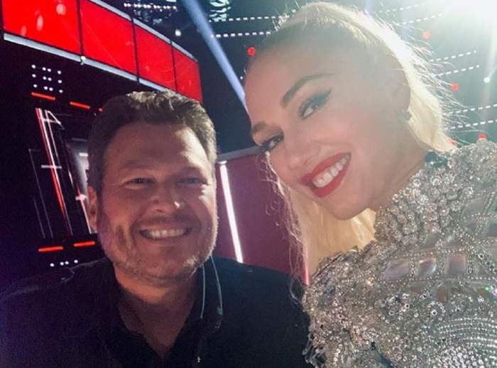 Gwen Stefani si Blake Shelton sunt la The Voice