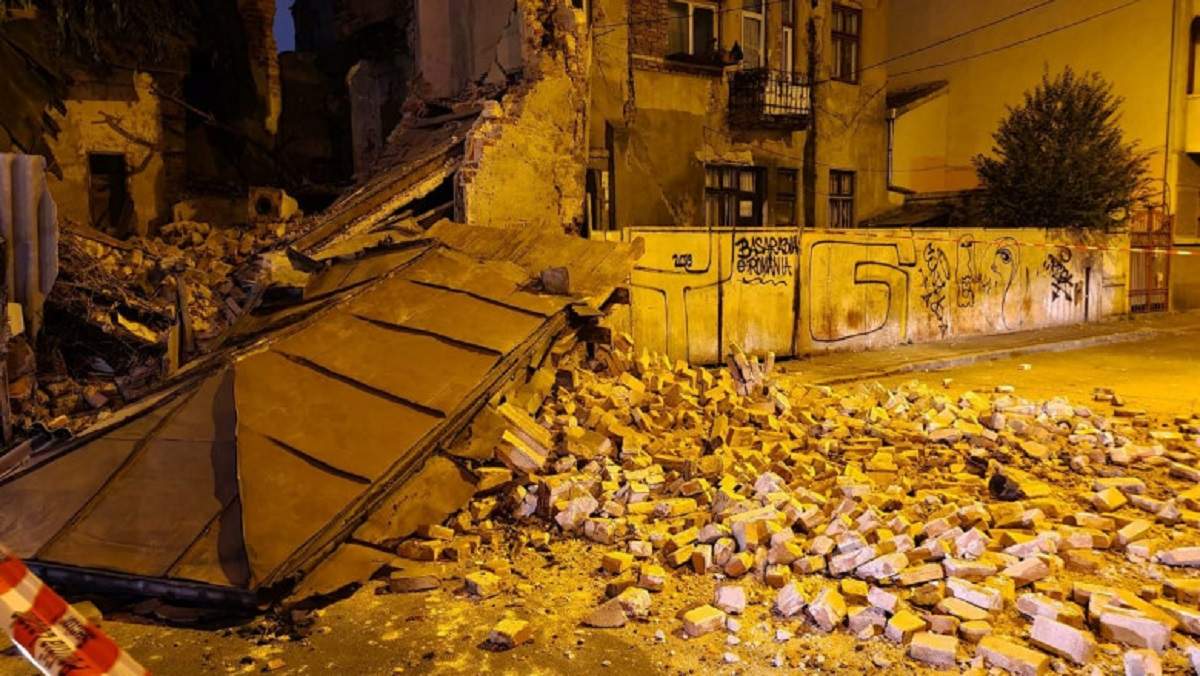 O clădire monument istoric s-a prăbușit în centrul Capitalei! Șase persoane au fost evacuate