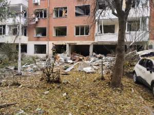 Explozie devastatoare într-un bloc de locuințe din Galați. Cinci persoane au avut nevoie de îngrijiri medicale / VIDEO