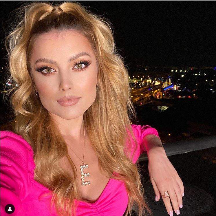 Elena Gheorghe, poză incendiară în lenjerie intimă. Cât de bine arată artista la 35 de ani/ FOTO