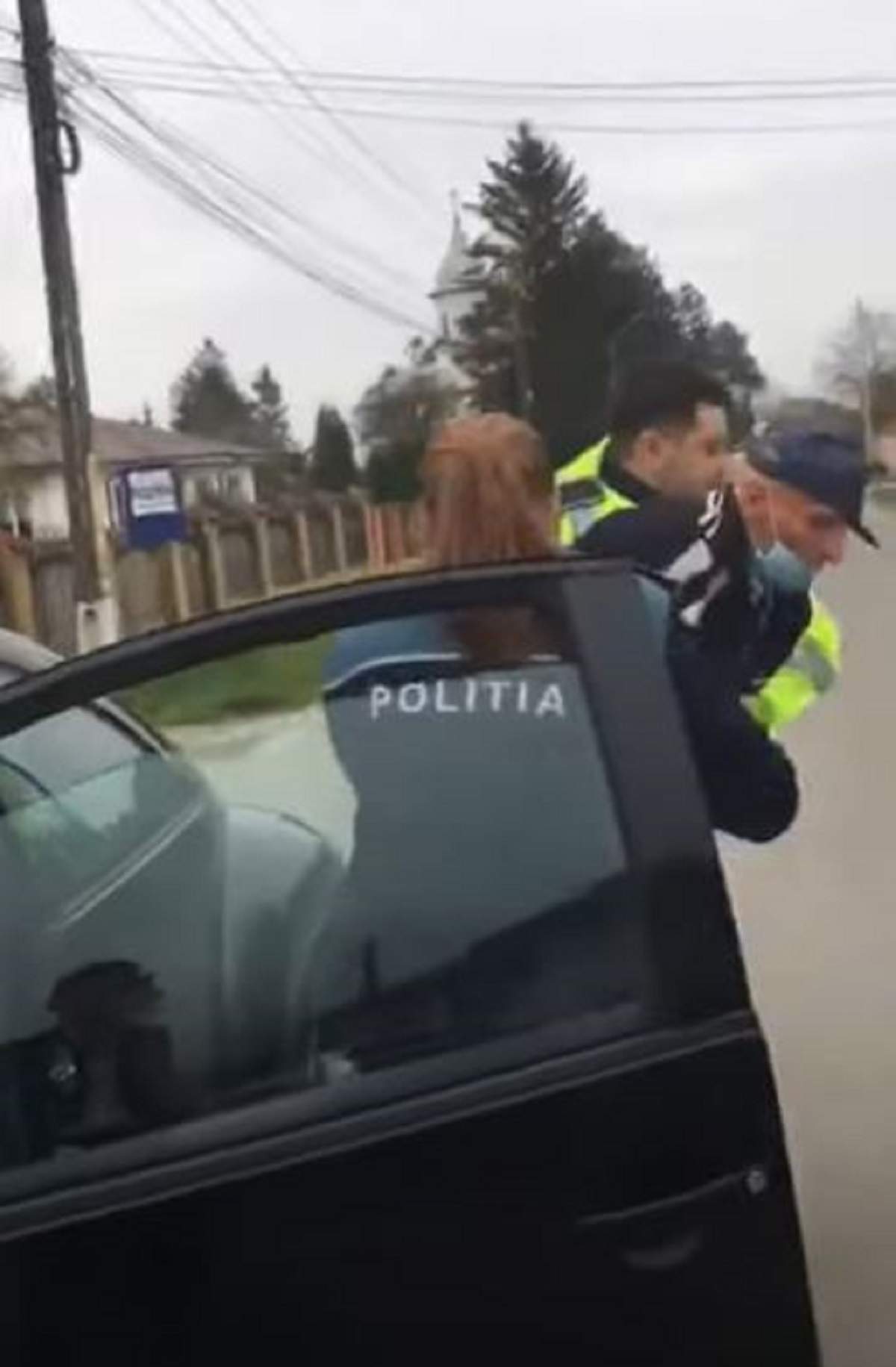 Urmărire ca în filme, în Neamț, după ce un bărbat a fost văzut lovind cu pumnii o femeie! Poliția a fost chemată de un parlamentar/ VIDEO