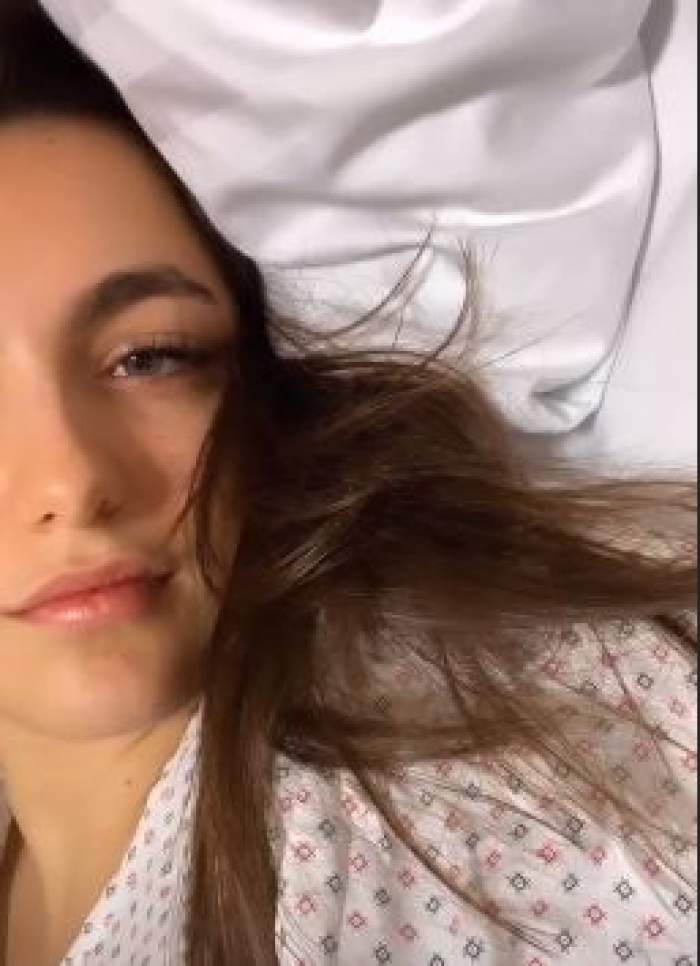 Alexia Eram s-a fotografiat pe patul de spital