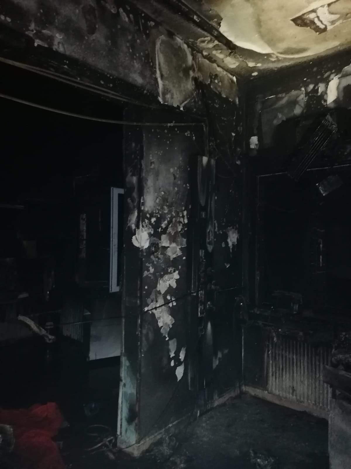 Primele imagini de la tragedia din Piatra Neamț! Cum arată salonul de la ATI, după incendiul din această seară! Totul e făcut scrum!
