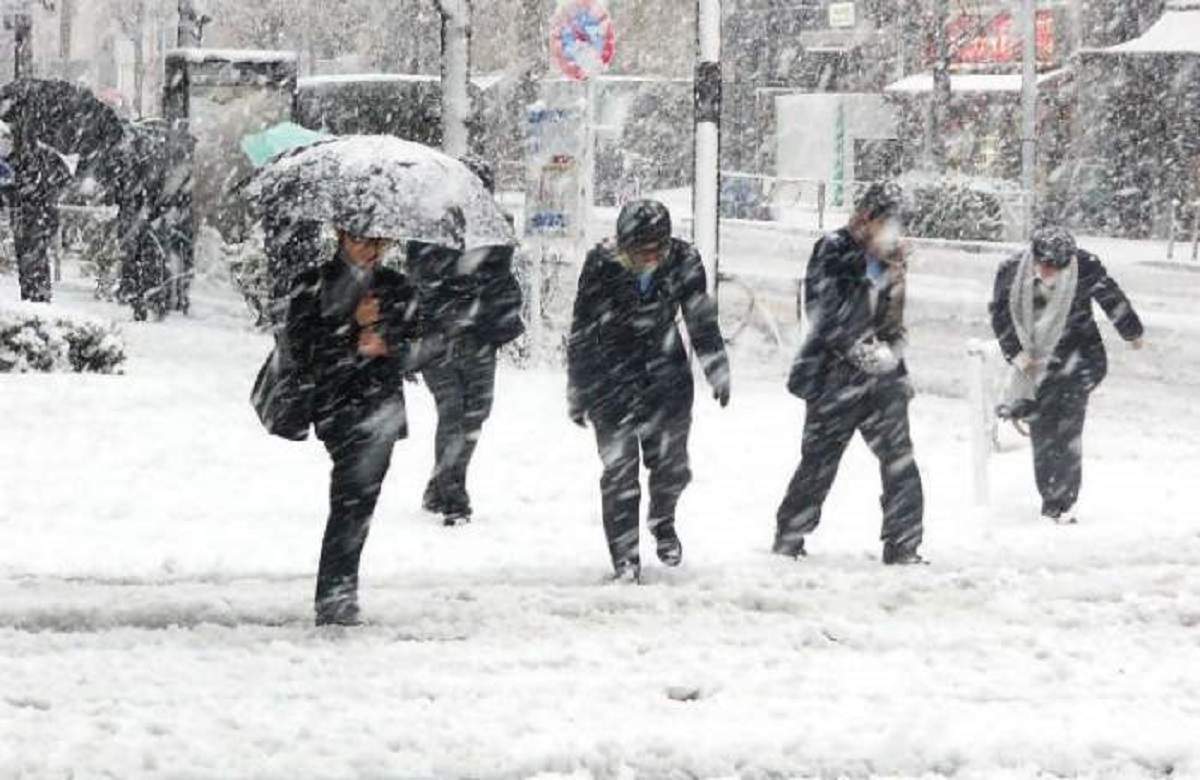 Temperaturile sunt într-o continuă scădere! ANM anunță când vor apărea ninsorile în România