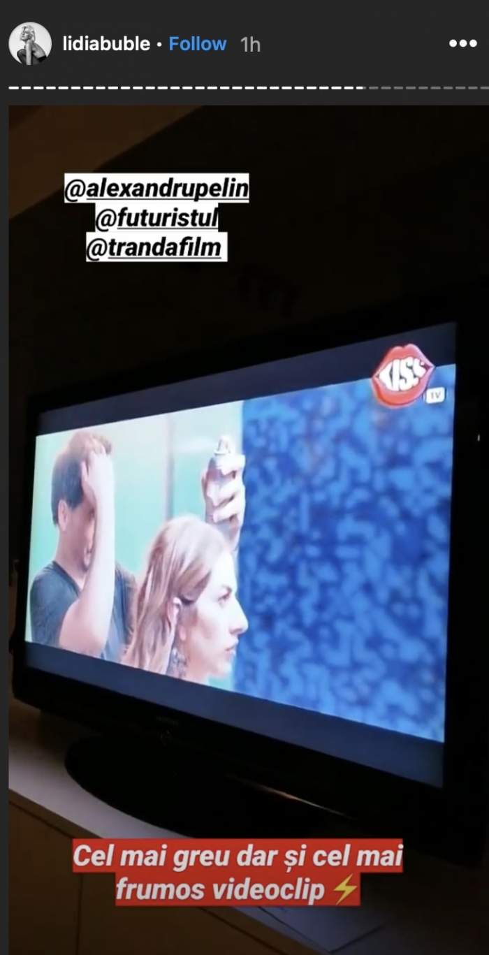 Lidia buble a filmat televizorul in timp ce afiseaza un videoclip cu ea si Razvan Simion