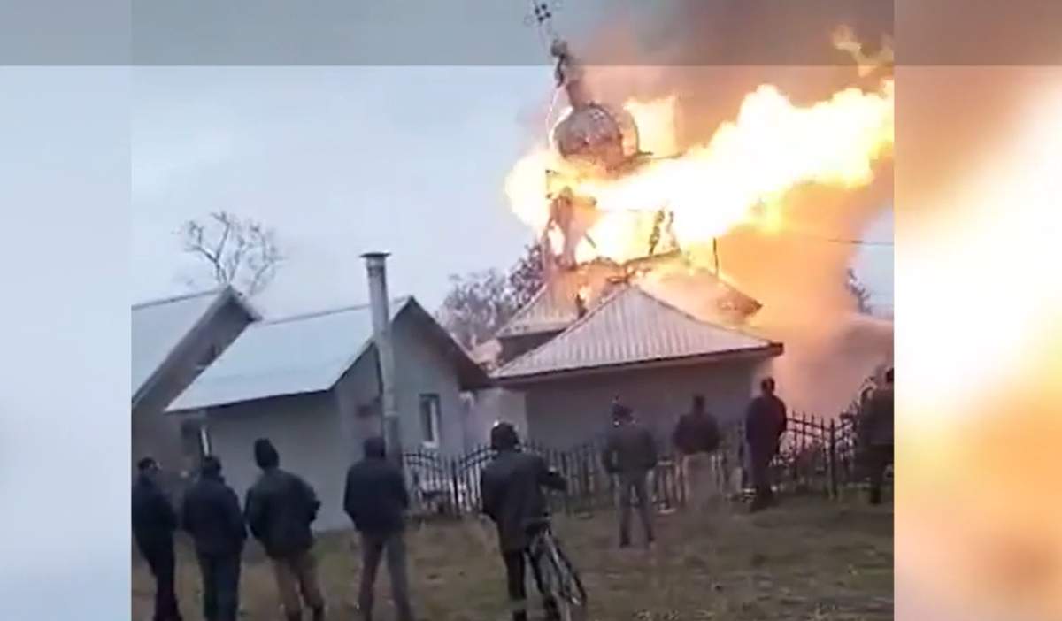 Biserica care a luat foc
