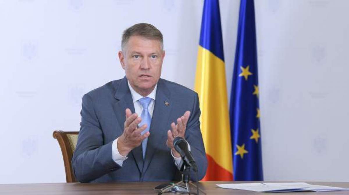Klaus Iohannis surprins în timpul unei conferințe de presă