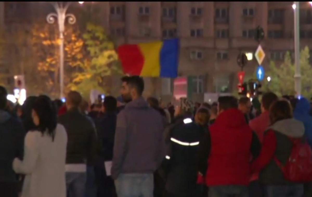 Protest la Guvern, împotriva resticțiilor pandemiei de COVID-19! Răspunsul lui Raed Arafat / VIDEO