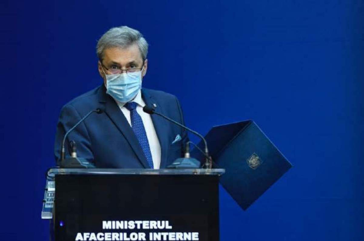 Marcel Vela cu masca de protecție.