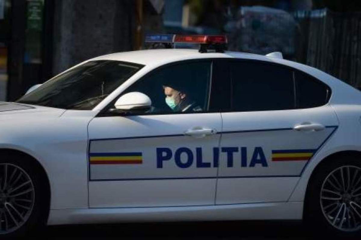 Mașină de Poliție, aflată în intervenție