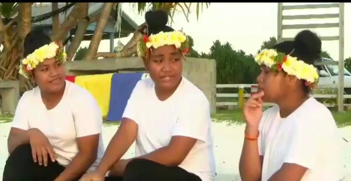 Cel mai amuzant videoclip al Zilei Naționale a României: Trei tinere din Tuvalu vorbesc despre metroul din Drumul Taberei / VIDEO