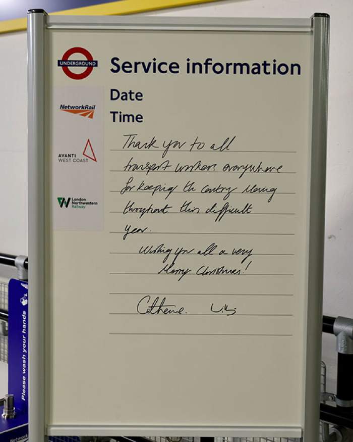 Greșeala incredibilă a lui Kate Middleton! Ce a scris ea într-un mesaj adresat muncitorilor în transporturi / FOTO