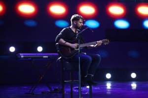 Betty Salam își susține verișorul în marea finală X Factor 2020! Mesajul artistei pentru Adrian Petrache: ”Mândră de el”