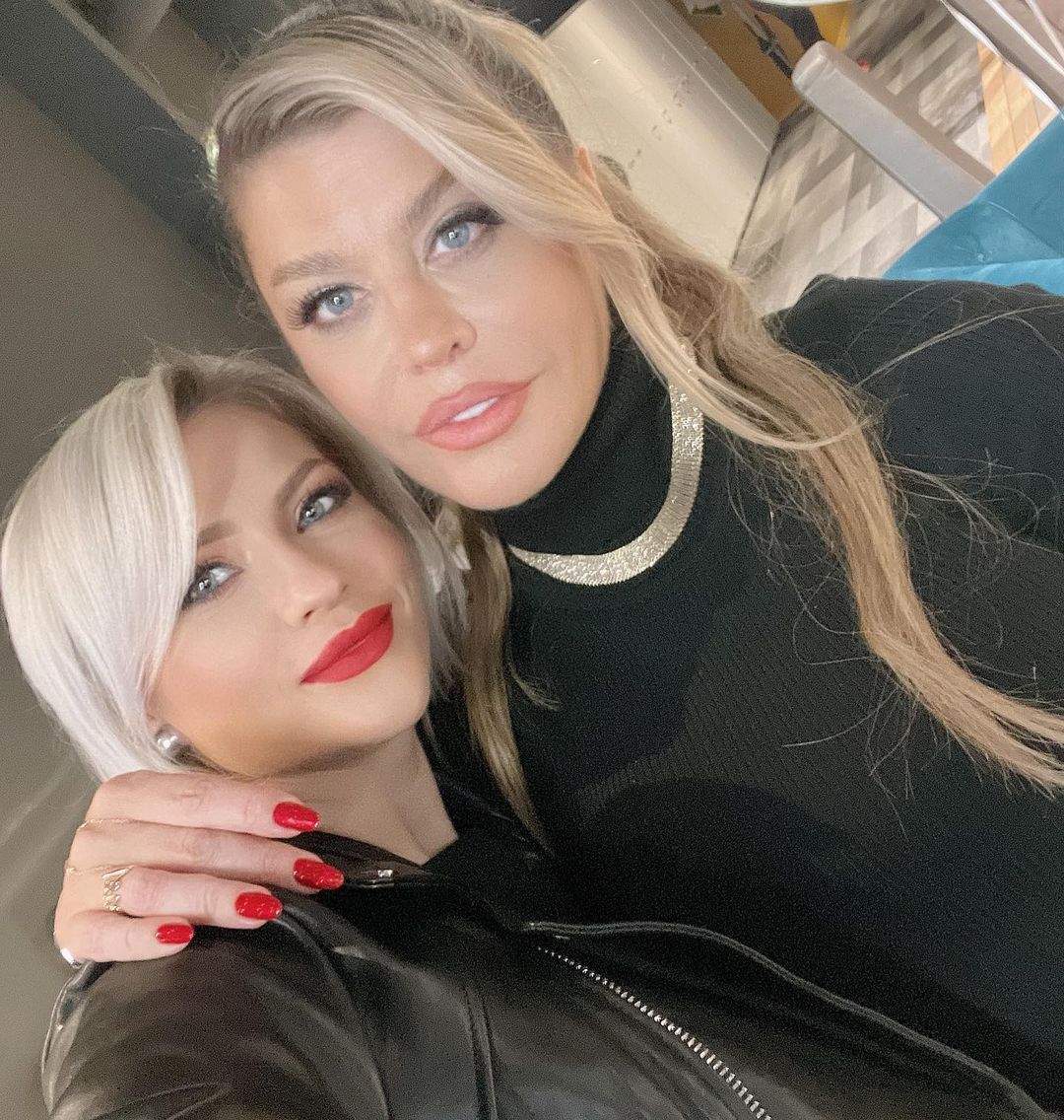 Mirela Vaida și Loredana Groza și-au făcut selfie.