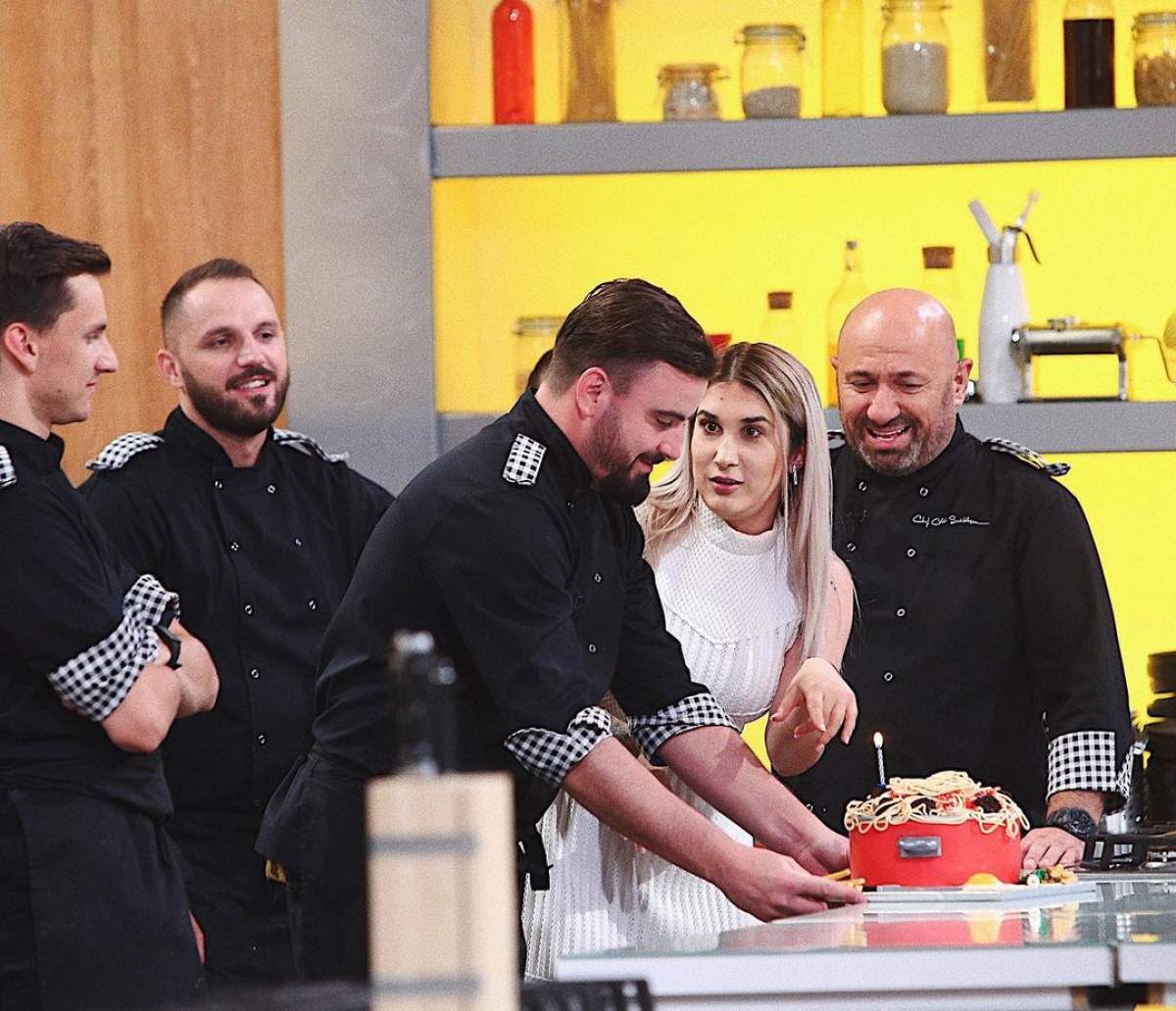 Cătălin Rizea, Adda, Cătălin Scărlătescu și ceilalți concurenți de la Chefi la cuțite în platoul emisiunii