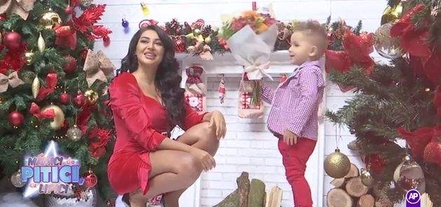 Elena Ionescu și fiul ei au făcut pzoe pentru Crăciun