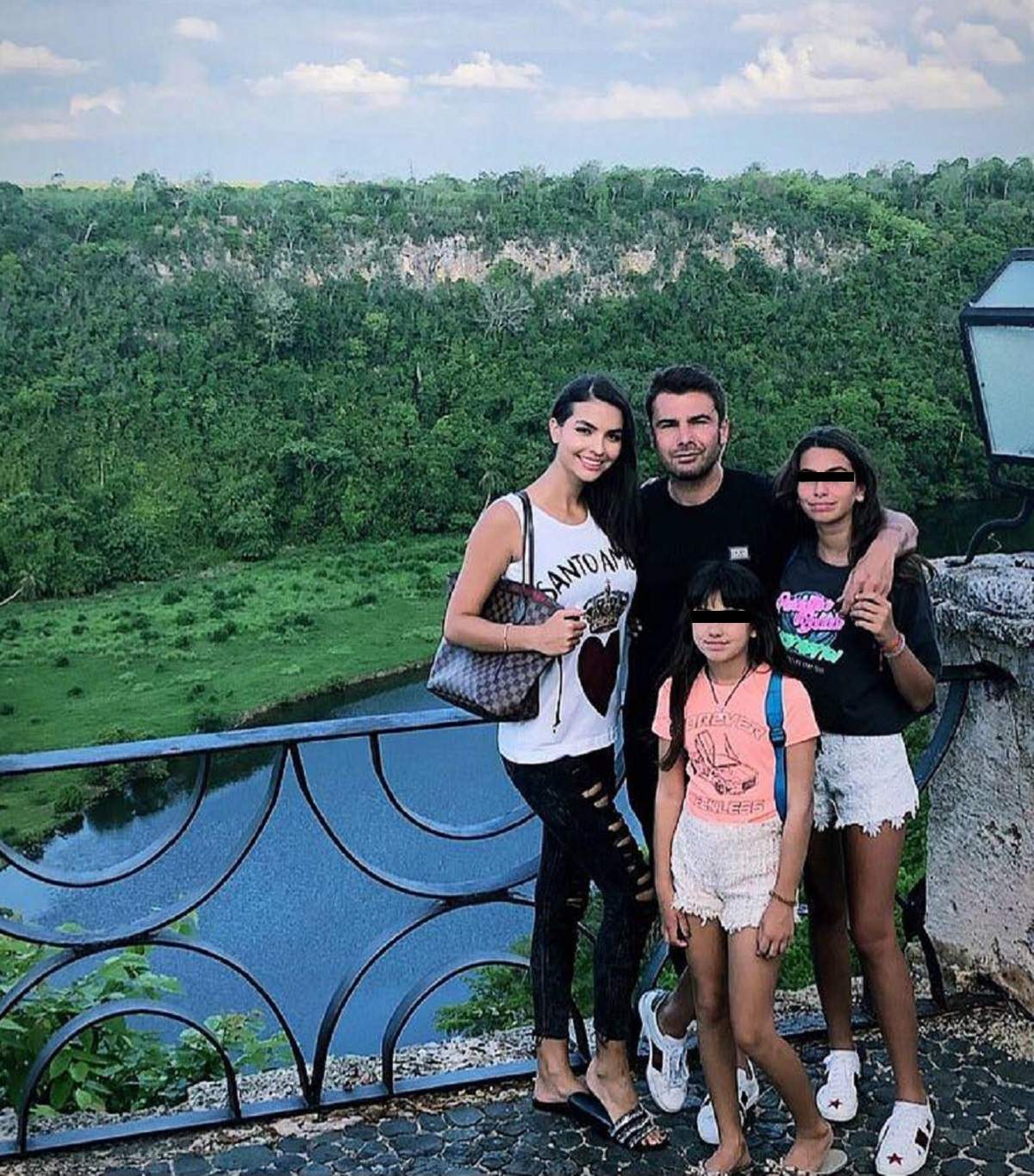 Fiicele lui Adrian Mutu în vacanță cu acesta și cu Sandra Bachici