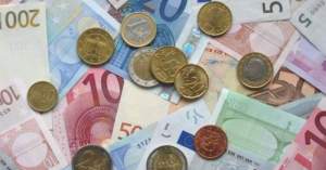 Curs valutar, luni, 14 decembrie. Cât costă 1 euro la început de săptămână