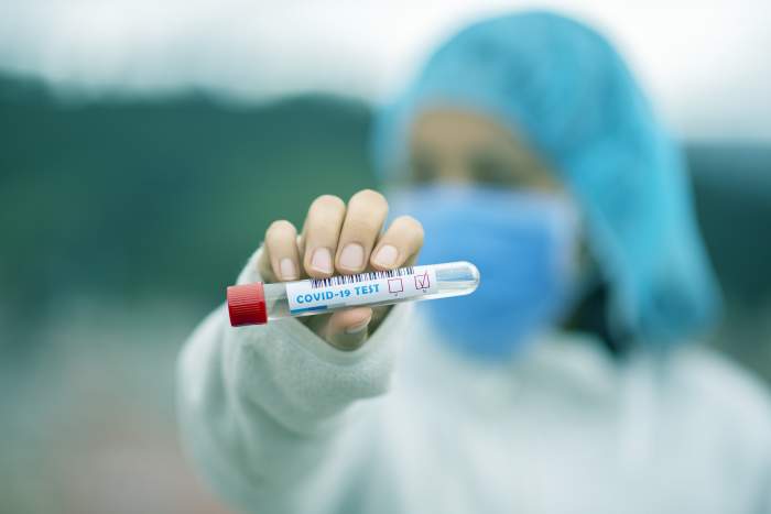 O nouă tulpină a virusului Covid-19 a fost descoperită în Marea Britanie! Cât de periculoasă este noua infecție. Cazurile au trecut deja de 1.000