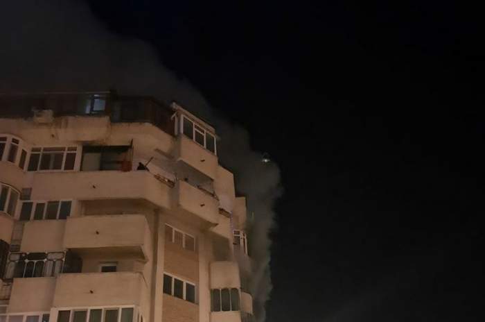 Incendiu violent în Botoșani! Un apartament dintr-un bloc din centrul orașului a fost cuprins de flăcări! / FOTO