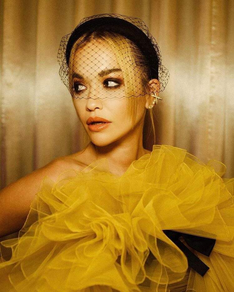 Rita Ora a fost oprită în Bulgaria din cauza restricțiilor de zbor