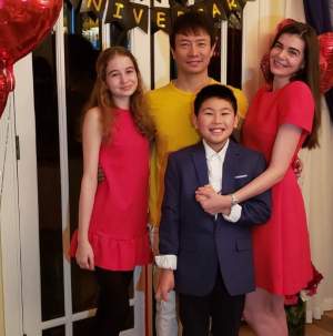 Monica Columbeanu și Mr. Pink, fotografie de familie alături de copii! Cum sărbătorește Crăciunul fosta soție și fiica lui Irinel Columbeanu / FOTO