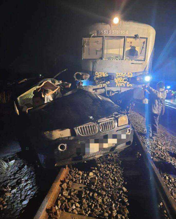 Mașina lui Alice Cociuba, spulberată de tren