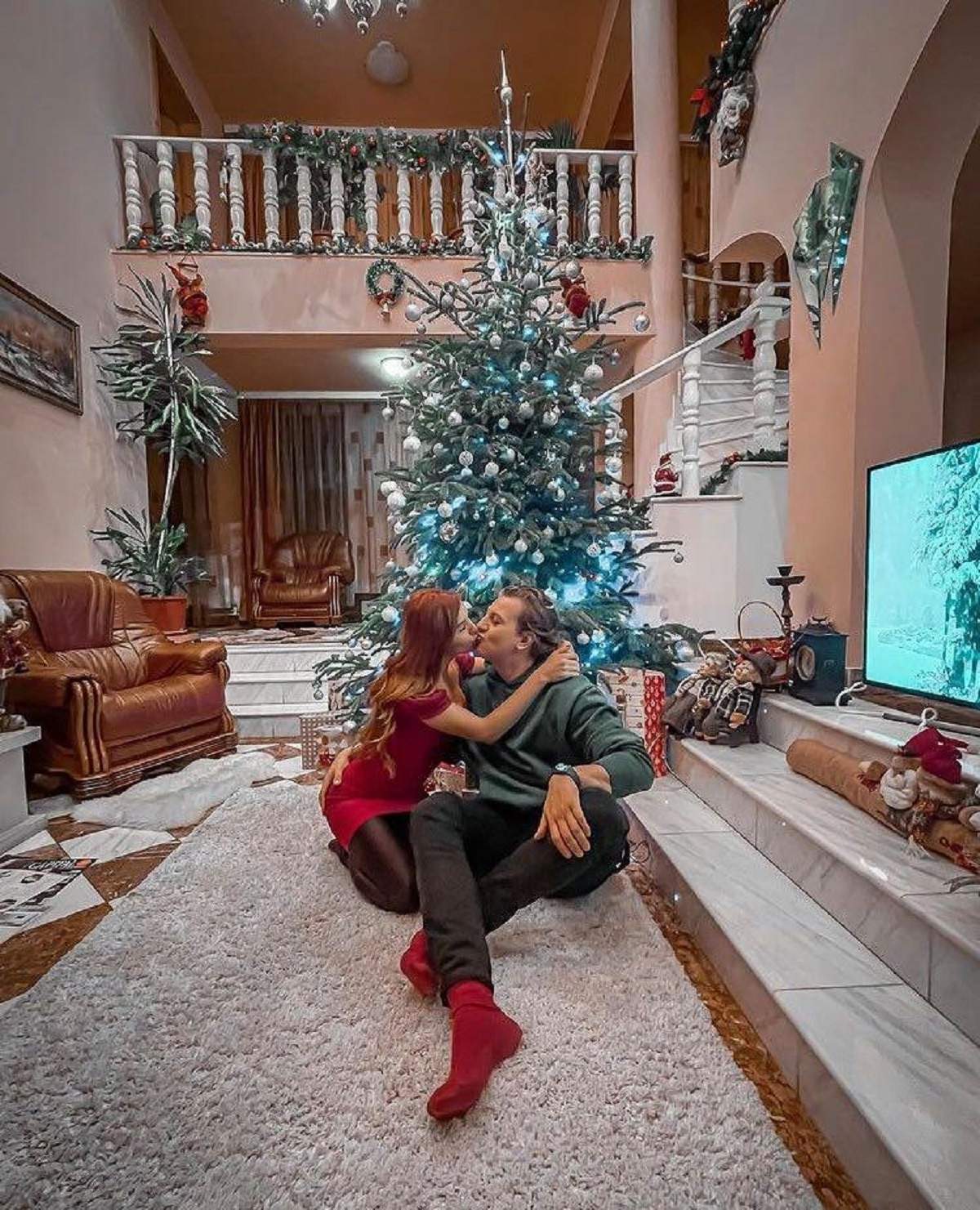 Vedeta Instagramului și iubitul ei, fotografie in ipostaza romantica de Sărbători