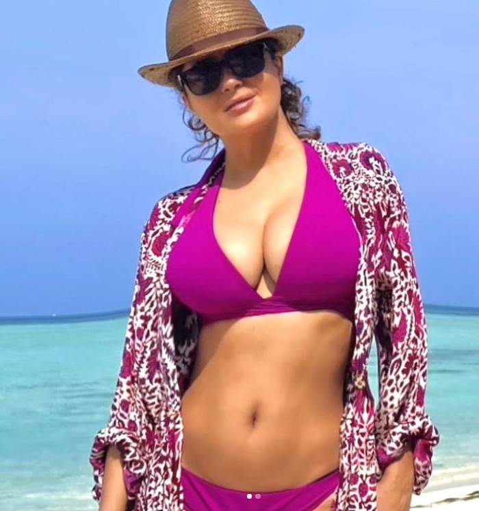 Salma Hayek, în costum de baie, la 54 de ani! Actrița pare că a găsit elixirul tinereții fără bătrânețe / FOTO