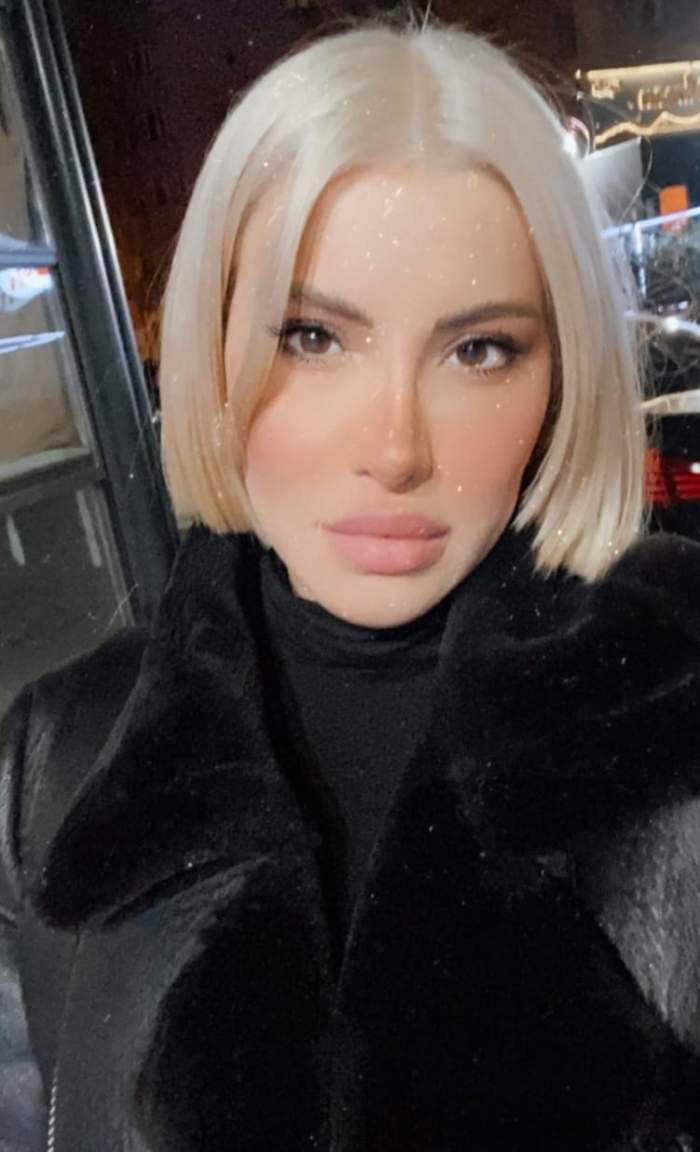 Nicoleta Nucă și-a făcut un selfie, îmbrăcată în negru și cu noul look, fiind acum blondă