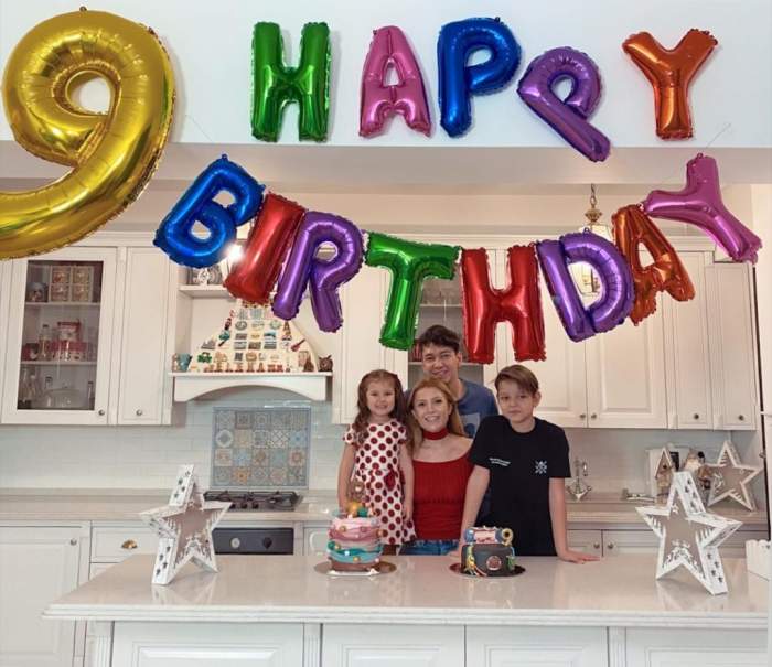 Elena Gheorghe își sărbătorește ambii copii. Ce cadouri le-a adus Moș Nicolae, de ziua lor onomastică / FOTO