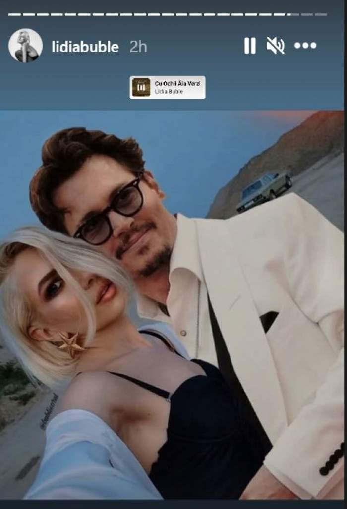 Lidia Buble a editat o poza cu ea si Johnny Depp cum se tin in brate