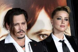 FOTO / Fosta soție a lui Johnny Depp l-a dat uitării pe celebrul actor. Amber Heard s-a afişat de mână cu iubita