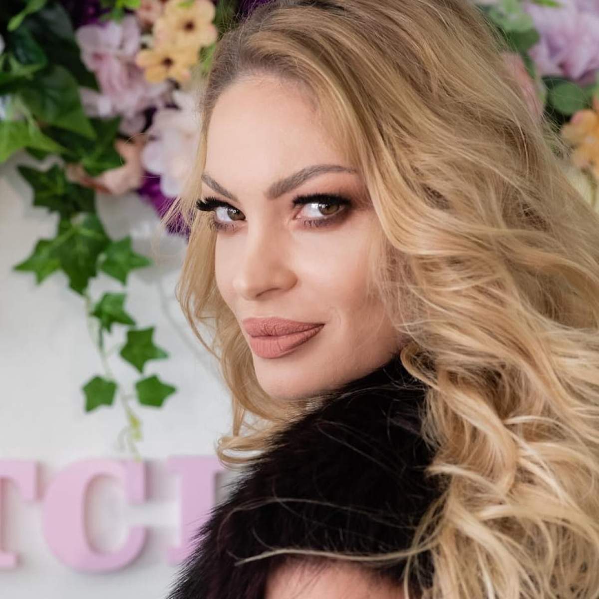 FOTO / Valentina Pelinel şi Cristi Borcea se pregătesc de Valentine's Day! Cum s-a fotografiat fericitul cuplu