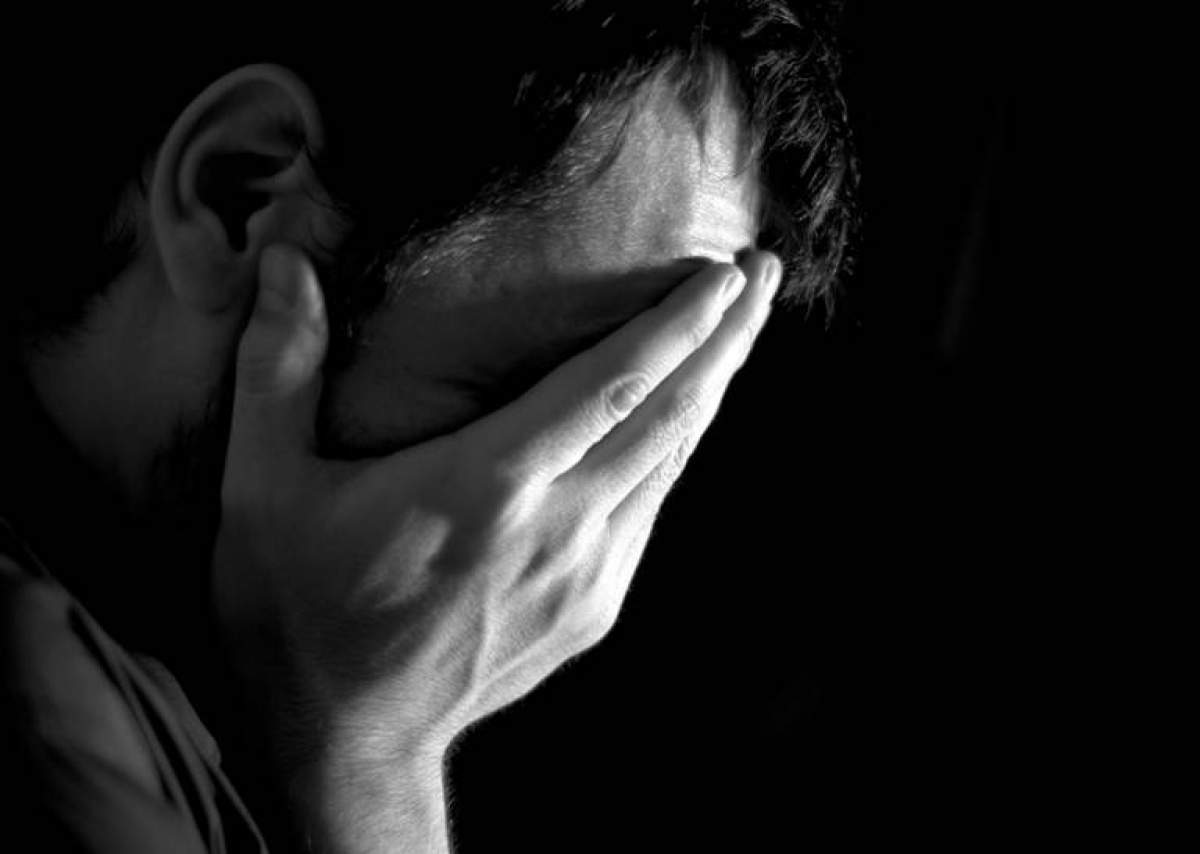 Caz şocant în Deva! Un bărbat a fost violat de două femei, în faţa iubitei: „A fost pus în genunchi, pe cioburi..."