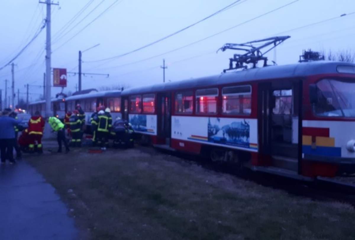 Bătrână din Arad, ucisă de tramvai. Vatmanul nu a observat cănd voia să coboare