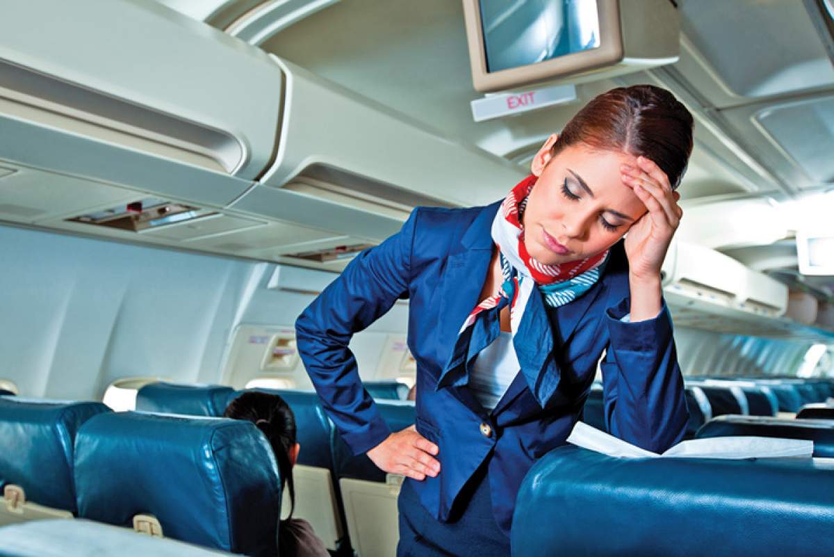 Un mecanic de bord român este acuzat că a hărţuit stewardesele: "M-a atins pe sâni..."