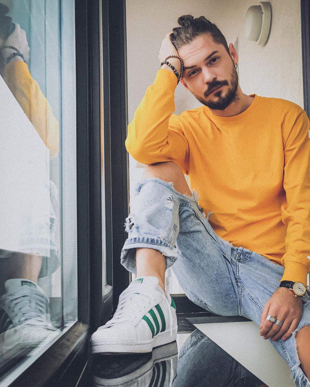 FOTO / Îţi mai aminteşti de Alex Maţaev, concurentul de la "X Factor" care a pus pe jar inima tuturor adolescentelor? Ce mai face şi cu ce se ocupă acum iubitul fiicei lui Liviu Dragnea