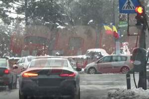 VIDEO / Certat de Gigi Becali după ce și-a luat bolid de 100.000 de euro, Moruțan a fost prins din nou în ofsaid. Starul lui FCSB ignoră cu nonșalanță regulile din trafic