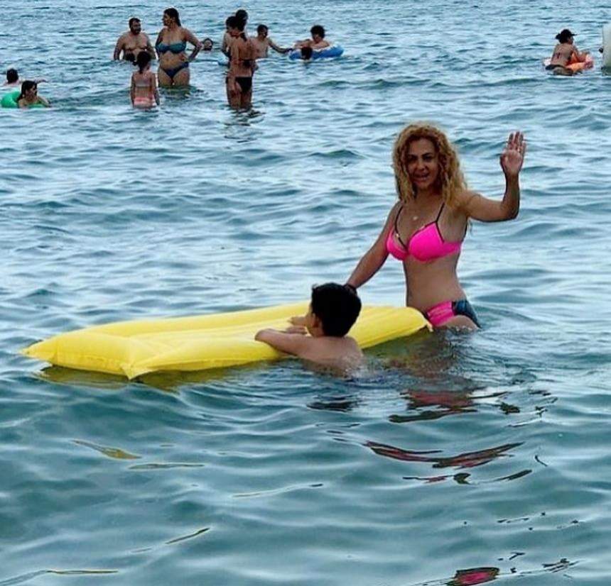 Oau! Are cu ce să se mândrească! Cum arată Oana Turcu, soţia lui Cristi Brancu, în costum de baie