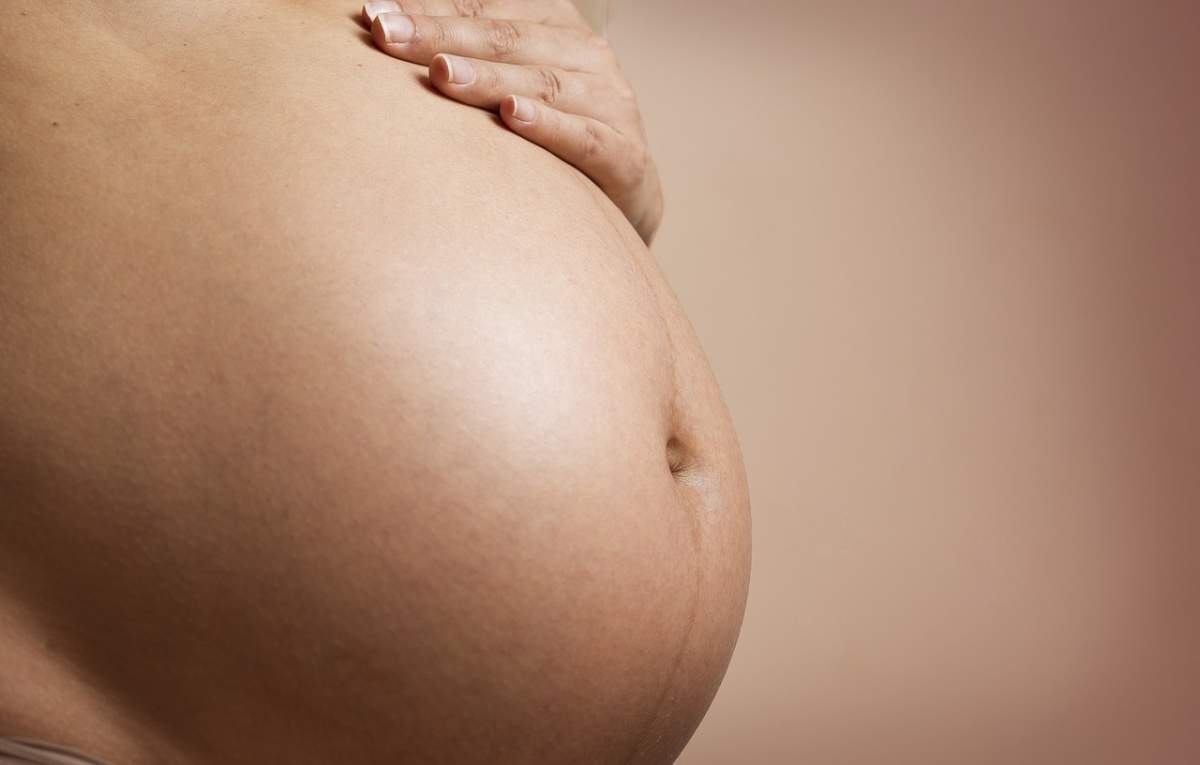 O femeie din Iaşi a luat în greutate 80 de kilograme în timpul sarcinii. „Am mâncat pentru doi”