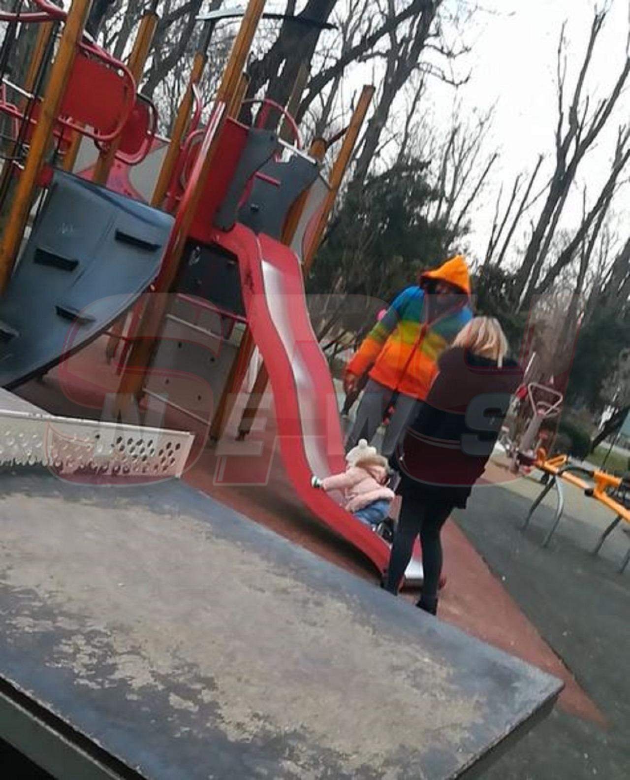 VIDEO PAPARAZZI / Mereu un tată modern, Cabral a dat în mintea copiilor! Ce a făcut prezentatorul în parc cu fiica sa