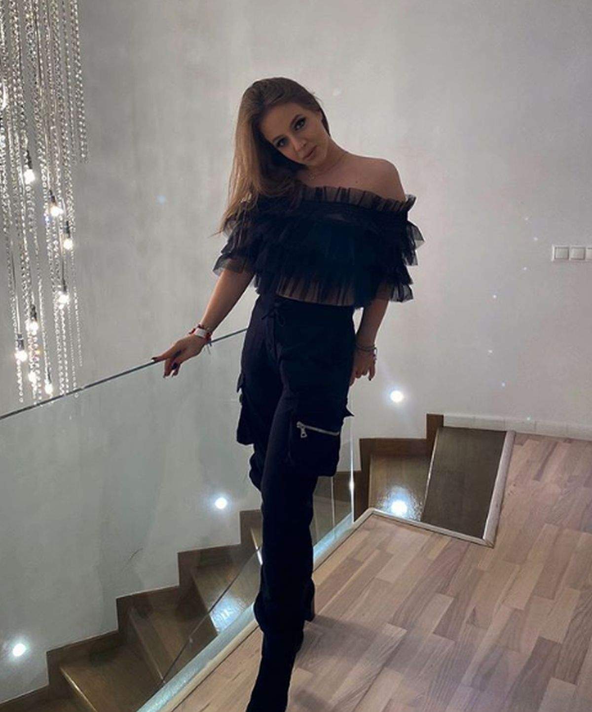 FOTO / Îți mai amintești de Carina din ”Îngerașii”? Jennifer Dumitrașcu a devenit o adevărată bombă sexy, iar bărbații nu-și pot lua privirile de la ea