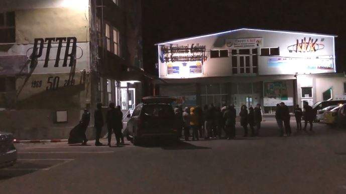 Panică pentru sute de elevi din Bacău! Minorii au fost evacuaţi din căminul liceului pentru a fi cazaţi suspecţii de coronavirus